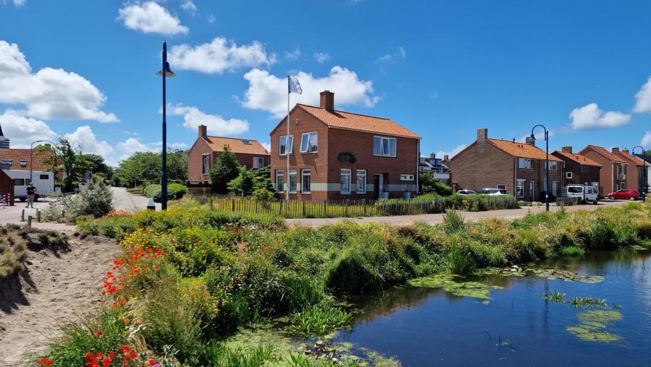 Bed And Breakfast Het Bureau Texel De Koog  Exterior photo